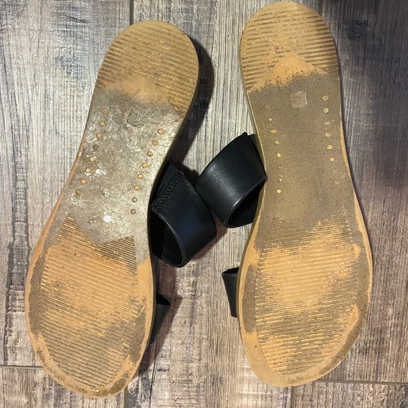 Steve Madden Black Leather Dual Strap Sandals Size 7.5 - Picture 4 of 4